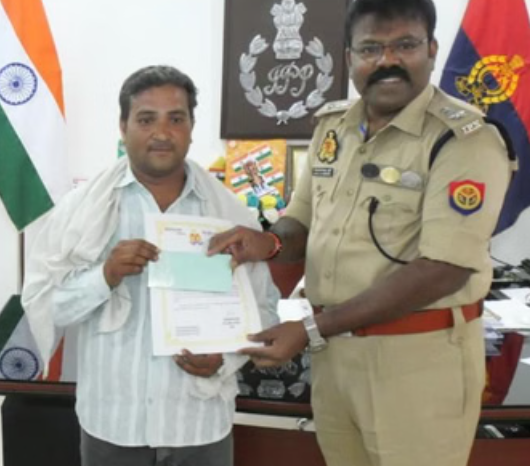 ई-रिक्शा चालक की ईमानदारी ने जीता दिल, 14 लाख के जेवरों से भरा बैग लौटाया